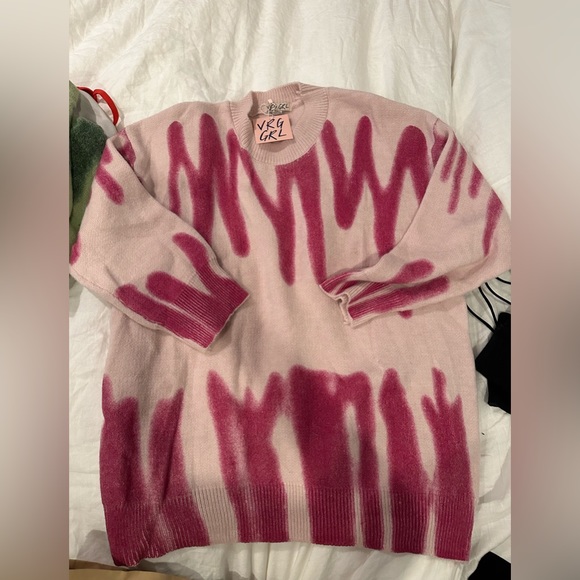 ❌SOLD❌ Pink Oversized Graffiti Sweater - Picture 2 of 2